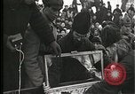 Image Anti-Religious bolcheviks profaner Fédération de reliques la Russie, 1918, de la seconde 4 séquences d'archives historiques vidéo 65675073433