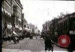 Image occupé russe avec les piétons et de tramway de rue la Russie Union Soviétique, 1920, de la seconde 12 séquences d'archives historiques vidéo 65675073436