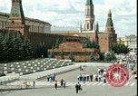 Standbild Grab Lenins Moskau Russland Sowjetunion, 1970, aus Sekunde 28 historischem Filmmaterial Videoclip 65675073439