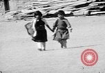 Standbild Buffalo dance von San Ildefonso Tewa Pueblo Indianer San Ildefonso Pueblo New Mexico USA, 1929, aus Sekunde 16 historischem Filmmaterial Videoclip 65675073458