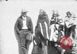 Standbild Buffalo dance von San Ildefonso Tewa Pueblo Indianer San Ildefonso Pueblo New Mexico USA, 1929, aus Sekunde 21 historischem Filmmaterial Videoclip 65675073458