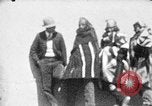 Standbild Buffalo dance von San Ildefonso Tewa Pueblo Indianer San Ildefonso Pueblo New Mexico USA, 1929, aus Sekunde 24 historischem Filmmaterial Videoclip 65675073458