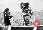 Standbild Buffalo dance von San Ildefonso Tewa Pueblo Indianer San Ildefonso Pueblo New Mexico USA, 1929, aus Sekunde 56 historischem Filmmaterial Videoclip 65675073458