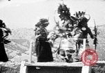 Standbild Buffalo dance von San Ildefonso Tewa Pueblo Indianer San Ildefonso Pueblo New Mexico USA, 1929, aus Sekunde 57 historischem Filmmaterial Videoclip 65675073458