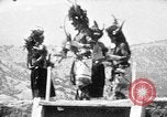 Standbild Buffalo dance von San Ildefonso Tewa Pueblo Indianer San Ildefonso Pueblo New Mexico USA, 1929, aus Sekunde 58 historischem Filmmaterial Videoclip 65675073458