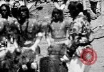 Image La danse des nuages par les Amérindiens de Tewa San Ildefonso Pueblo San Ildefonso Pueblo New Mexico USA, 1929, de la seconde 3 séquences d'archives historiques vidéo 65675073459