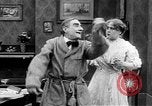 Standbild Helen's Ehe New York United States USA, 1912, aus Sekunde 28 historischem Filmmaterial Videoclip 65675073460
