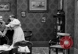 Standbild Helen's Ehe New York United States USA, 1912, aus Sekunde 31 historischem Filmmaterial Videoclip 65675073460
