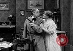 Standbild Helen's Ehe New York United States USA, 1912, aus Sekunde 33 historischem Filmmaterial Videoclip 65675073460