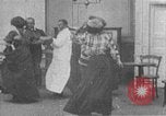 Standbild African American brawl United States USA, 1907, aus Sekunde 21 historischem Filmmaterial Videoclip 65675073465