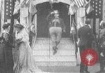 Immagine di America terra di libertà raffiguranti diverse americani insieme United States USA, 1907, secondo 32 filmato di repertorio 65675073467