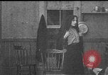 Image enfant du ghetto United States USA, 1910, de la seconde 40 séquences d'archives historiques vidéo 65675073469