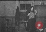 Image enfant du ghetto United States USA, 1910, de la seconde 42 séquences d'archives historiques vidéo 65675073469