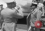 Immagine di Il colonnello Armando V Cerrato Washington DC USA, 1954, secondo 8 filmato di repertorio 65675073514