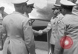 Immagine di Il colonnello Armando V Cerrato Washington DC USA, 1954, secondo 10 filmato di repertorio 65675073514