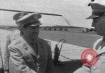 Immagine di Il colonnello Armando V Cerrato Washington DC USA, 1954, secondo 13 filmato di repertorio 65675073514