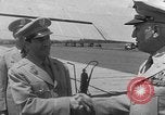 Immagine di Il colonnello Armando V Cerrato Washington DC USA, 1954, secondo 15 filmato di repertorio 65675073514