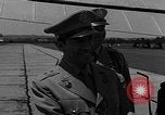 Immagine di Il colonnello Armando V Cerrato Washington DC USA, 1954, secondo 20 filmato di repertorio 65675073514