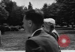 Immagine di Inaugurazione della libreria Germania, 1954, secondo 14 filmato di repertorio 65675073515