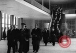 Immagine di Inaugurazione della libreria Germania, 1954, secondo 21 filmato di repertorio 65675073515