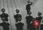 Standbild Queen Elizabeth II Washington DC USA, 1957, aus Sekunde 26 historischem Filmmaterial Videoclip 65675073536