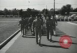 Standbild Graduation Day Parade Fort Dix New Jersey USA, 1955, aus Sekunde 7 historischem Filmmaterial Videoclip 65675073543