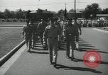 Standbild Graduation Day Parade Fort Dix New Jersey USA, 1955, aus Sekunde 8 historischem Filmmaterial Videoclip 65675073543