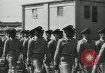 Standbild Graduation Day Parade Fort Dix New Jersey USA, 1955, aus Sekunde 14 historischem Filmmaterial Videoclip 65675073543