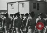 Standbild Graduation Day Parade Fort Dix New Jersey USA, 1955, aus Sekunde 15 historischem Filmmaterial Videoclip 65675073543