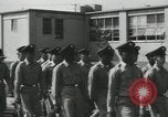 Standbild Graduation Day Parade Fort Dix New Jersey USA, 1955, aus Sekunde 22 historischem Filmmaterial Videoclip 65675073543