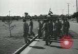 Standbild Graduation Day Parade Fort Dix New Jersey USA, 1955, aus Sekunde 29 historischem Filmmaterial Videoclip 65675073543