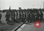 Standbild Graduation Day Parade Fort Dix New Jersey USA, 1955, aus Sekunde 31 historischem Filmmaterial Videoclip 65675073543