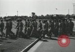 Standbild Graduation Day Parade Fort Dix New Jersey USA, 1955, aus Sekunde 32 historischem Filmmaterial Videoclip 65675073543