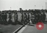 Standbild Graduation Day Parade Fort Dix New Jersey USA, 1955, aus Sekunde 33 historischem Filmmaterial Videoclip 65675073543