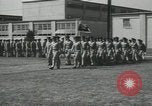 Standbild Graduation Day Parade Fort Dix New Jersey USA, 1955, aus Sekunde 36 historischem Filmmaterial Videoclip 65675073543