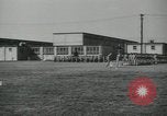 Standbild Graduation Day Parade Fort Dix New Jersey USA, 1955, aus Sekunde 46 historischem Filmmaterial Videoclip 65675073543