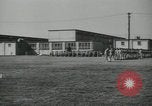 Standbild Graduation Day Parade Fort Dix New Jersey USA, 1955, aus Sekunde 47 historischem Filmmaterial Videoclip 65675073543