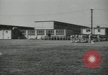 Standbild Graduation Day Parade Fort Dix New Jersey USA, 1955, aus Sekunde 49 historischem Filmmaterial Videoclip 65675073543