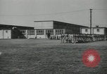 Standbild Graduation Day Parade Fort Dix New Jersey USA, 1955, aus Sekunde 53 historischem Filmmaterial Videoclip 65675073543