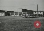 Standbild Graduation Day Parade Fort Dix New Jersey USA, 1955, aus Sekunde 55 historischem Filmmaterial Videoclip 65675073543