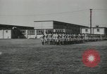 Standbild Graduation Day Parade Fort Dix New Jersey USA, 1955, aus Sekunde 58 historischem Filmmaterial Videoclip 65675073543