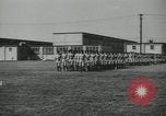 Standbild Graduation Day Parade Fort Dix New Jersey USA, 1955, aus Sekunde 59 historischem Filmmaterial Videoclip 65675073543