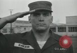 Standbild Firma E 1 Training Regiment Auszubildende Fort Dix New Jersey USA, 1955, aus Sekunde 8 historischem Filmmaterial Videoclip 65675073545