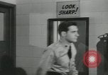 Standbild Firma E 1 Training Regiment Auszubildende Fort Dix New Jersey USA, 1955, aus Sekunde 16 historischem Filmmaterial Videoclip 65675073545