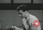 Standbild Firma E 1 Training Regiment Auszubildende Fort Dix New Jersey USA, 1955, aus Sekunde 20 historischem Filmmaterial Videoclip 65675073545