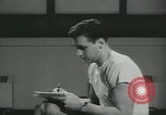 Standbild Firma E 1 Training Regiment Auszubildende Fort Dix New Jersey USA, 1955, aus Sekunde 21 historischem Filmmaterial Videoclip 65675073545