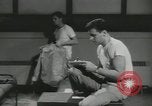 Standbild Firma E 1 Training Regiment Auszubildende Fort Dix New Jersey USA, 1955, aus Sekunde 25 historischem Filmmaterial Videoclip 65675073545
