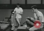 Standbild Firma E 1 Training Regiment Auszubildende Fort Dix New Jersey USA, 1955, aus Sekunde 26 historischem Filmmaterial Videoclip 65675073545