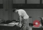 Standbild Firma E 1 Training Regiment Auszubildende Fort Dix New Jersey USA, 1955, aus Sekunde 29 historischem Filmmaterial Videoclip 65675073545