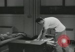 Standbild Firma E 1 Training Regiment Auszubildende Fort Dix New Jersey USA, 1955, aus Sekunde 31 historischem Filmmaterial Videoclip 65675073545